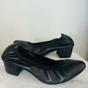 VANELi Gate Almond Toe Block Heel Leather Pump Shoe, Comfort Black, Size 7, NWOT